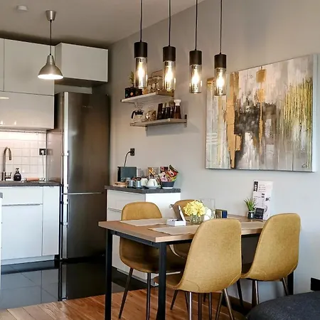 Modern Comfort Near Airport, The Mall, Techpark By Keybox Apartment *